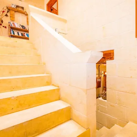 Stunning 3 Bedroom Farmhouse With Pool Xaghra Exterior photo