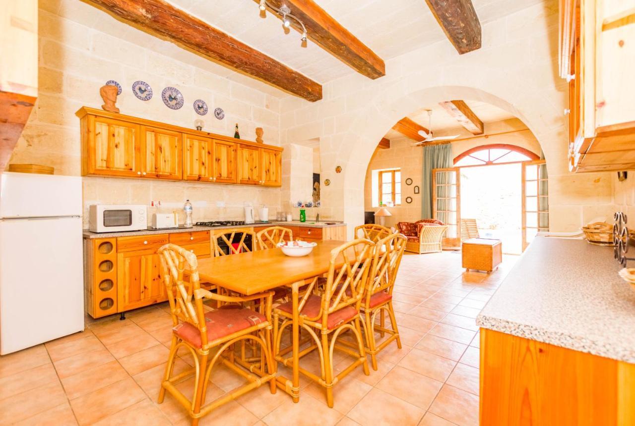 Stunning 3 Bedroom With Pool بيت للعطل Xagħra