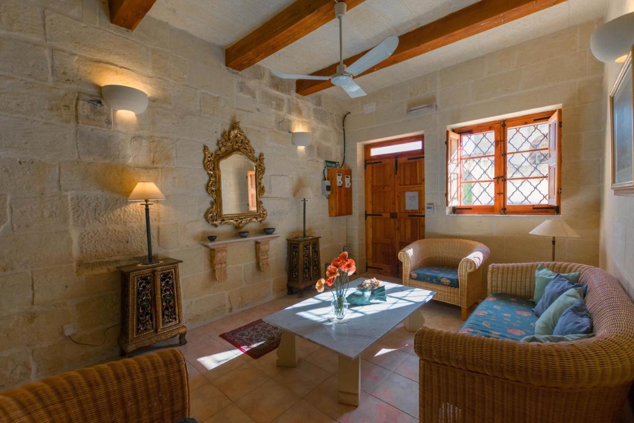 Stunning 3 Bedroom With Pool بيت للعطل