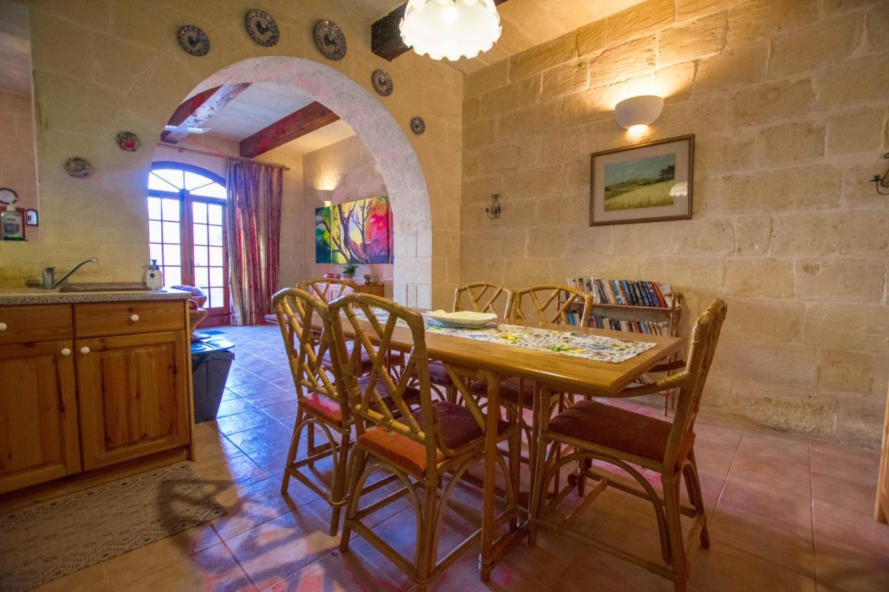 Stunning 3 Bedroom With Pool بيت للعطل Xagħra