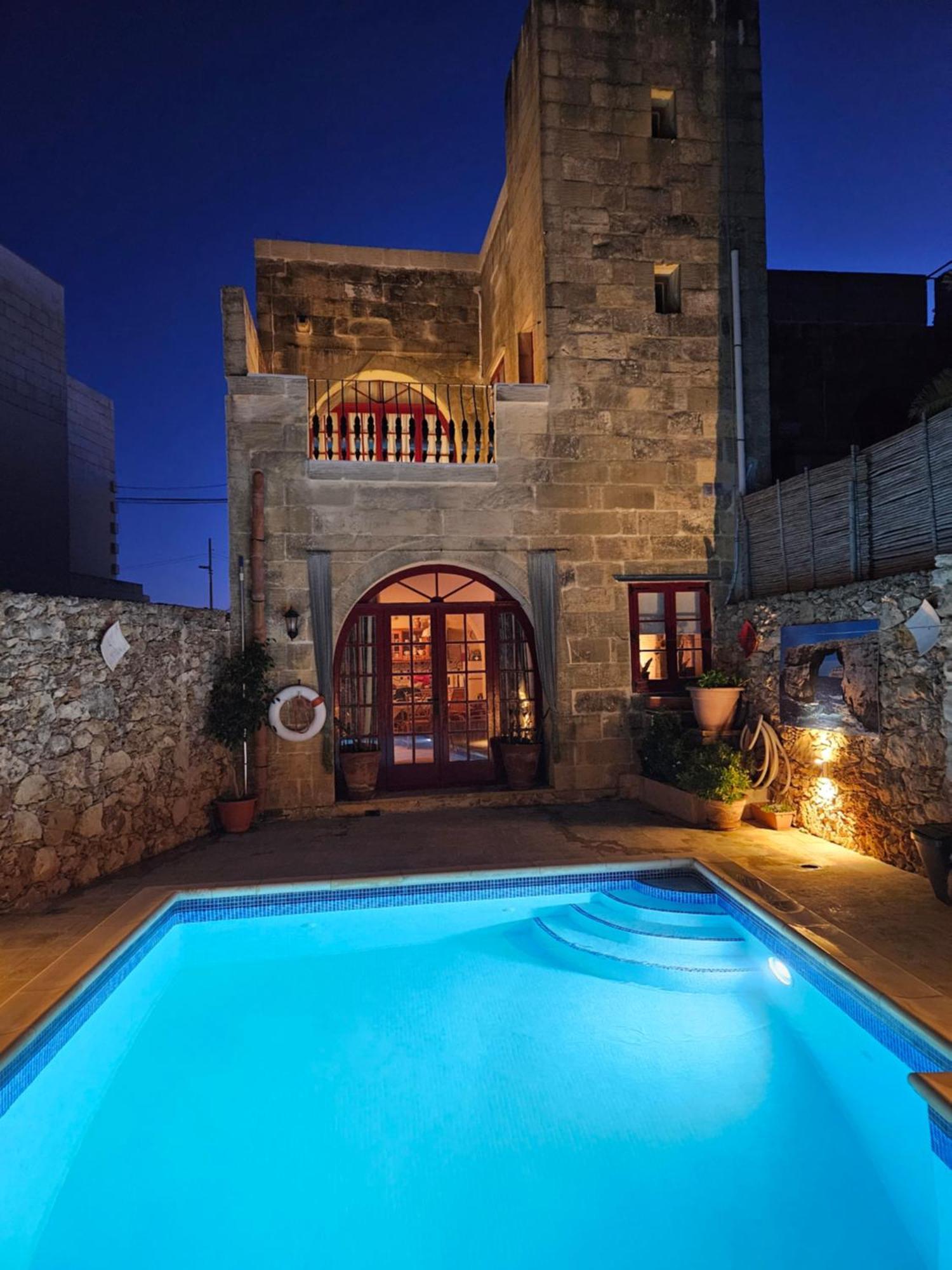 Stunning 3 Bedroom With Pool بيت للعطل Xagħra